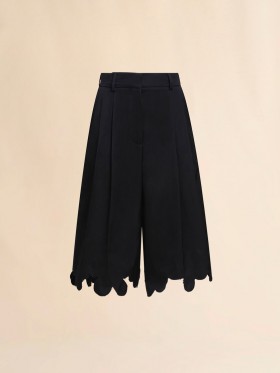  Duchess Silk Bermuda Shorts With Scallop Cut Hem Black