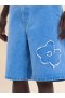 Hellblaue Jeansshorts mit Patch-Detail Kobalt